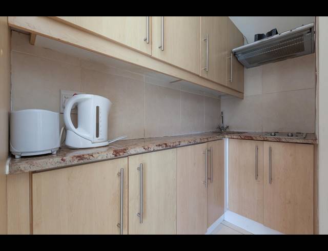 1 BEDROOM STUDIO APARTMENT TO LET IN VREDEHOEK